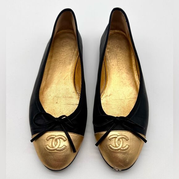 Chanel CC Logo Metallic Calfskin Cap Toe Ballerina Flats Gold Black EU38 US7-7.5 - Picture 1 of 10